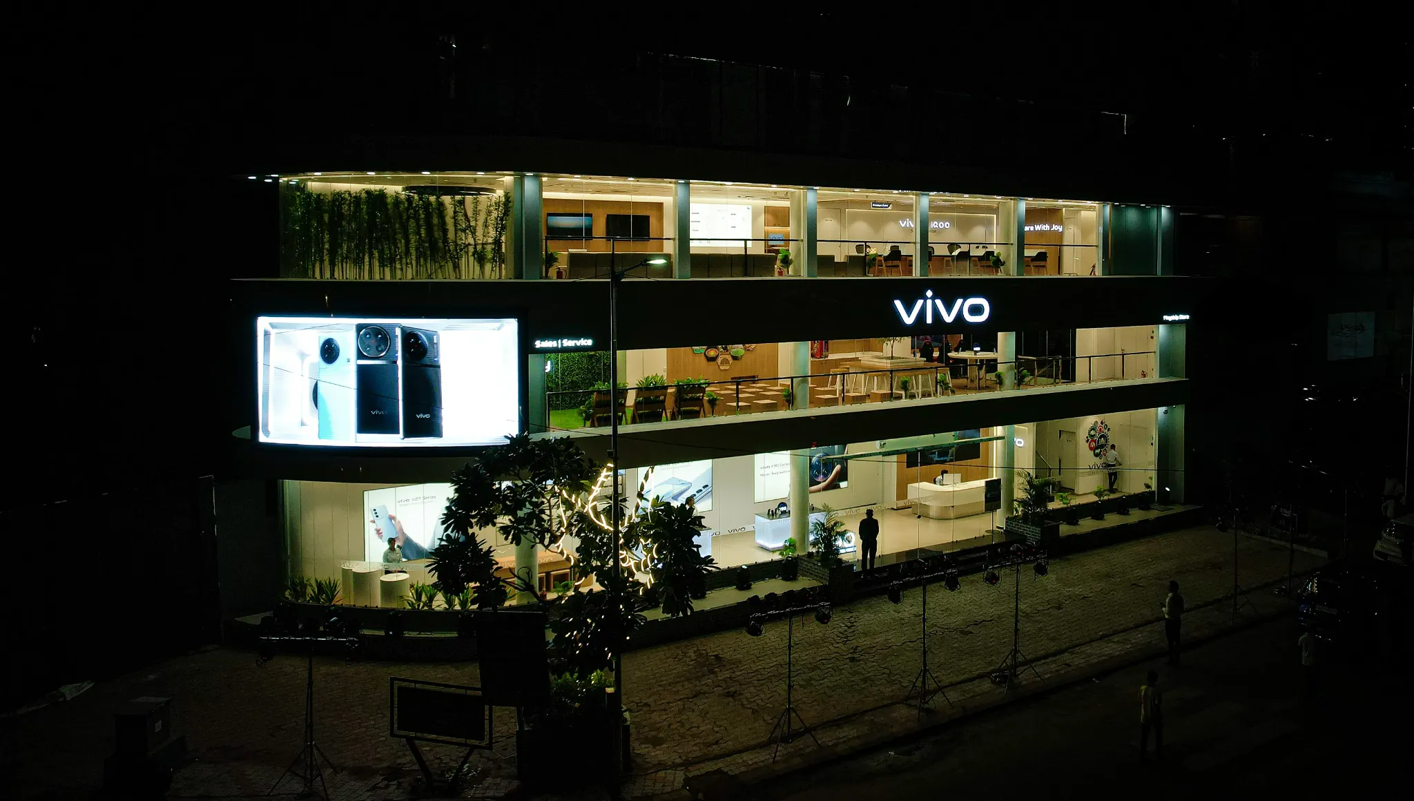 vivo brand store exterior